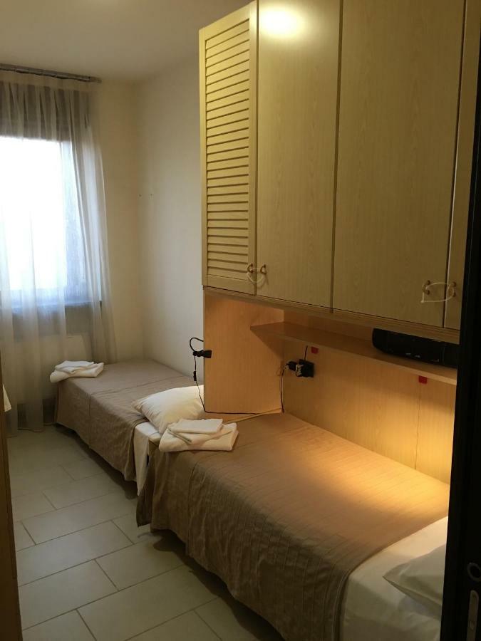 Suite Carpiano Melegnano Εξωτερικό φωτογραφία